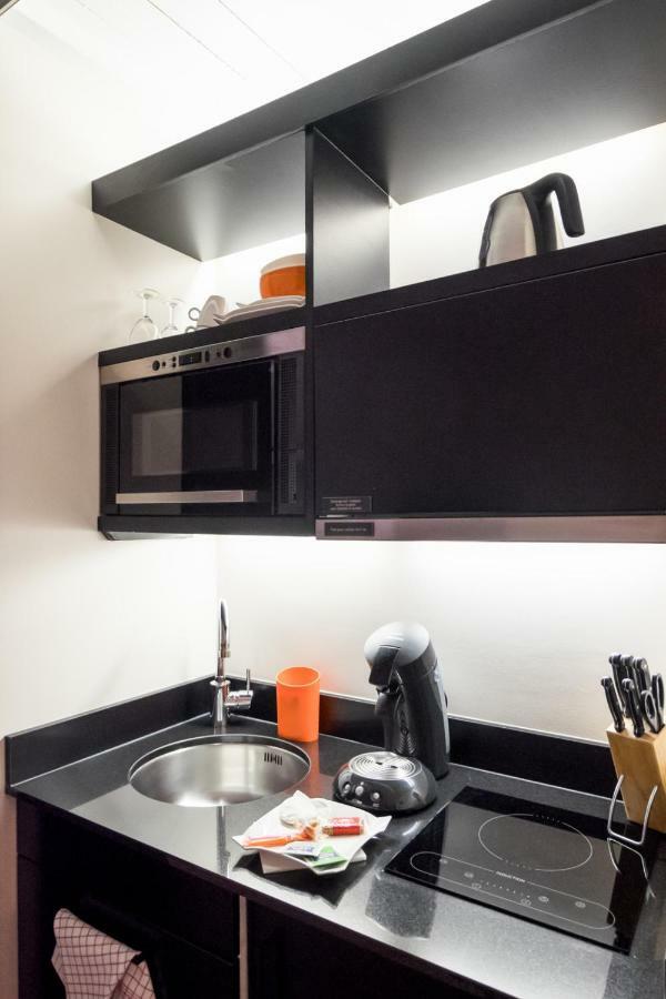 Vieille Bourse - Studio Close To Stations And Old City - Welkeys Лил Екстериор снимка